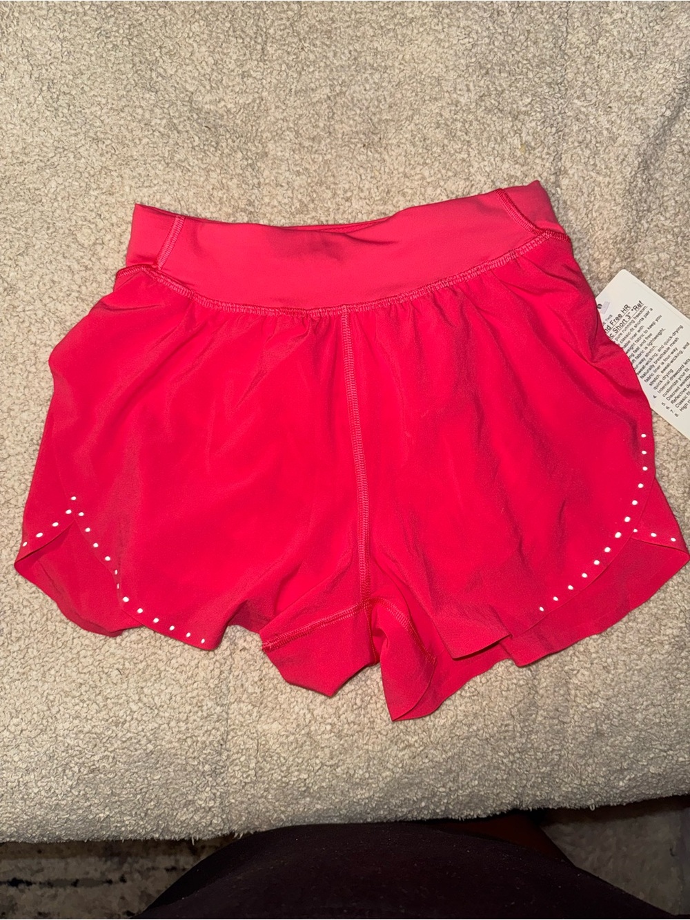 lululemon athletica Bright Pink Athletic Scalloped Hem Shorts. Size 2